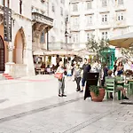 Babina - King & Queen Pensionat Split