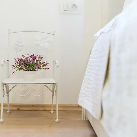 Babina - King & Queen Guest house