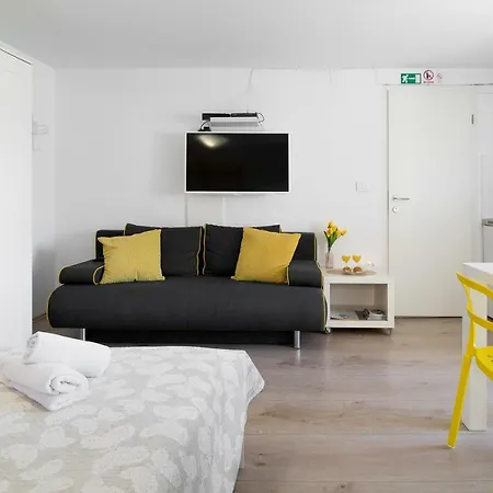 Babina - King & Queen Guest house